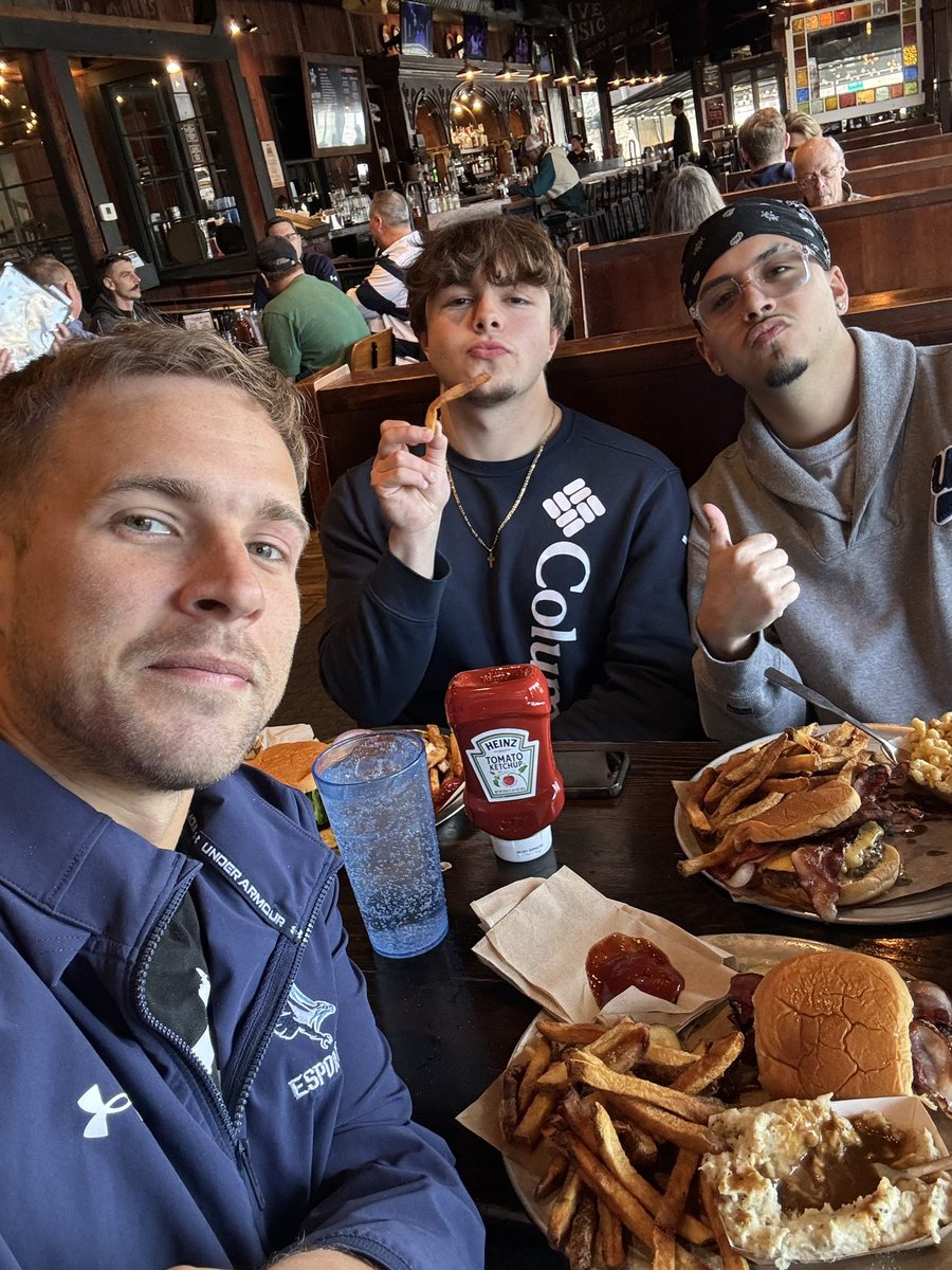 DenzyRL's tweet photo. ECAC LAN was dope, got to meet RISM, and changa. Even though we didnโt get the results we were hoping for, I still had a blast. Huge shoutout to .@ECAC_Esports for hosting an amazing event, and to all that supported the team. Definitely got it in the bag next time. #KeiserWin ๐ฆ
๐