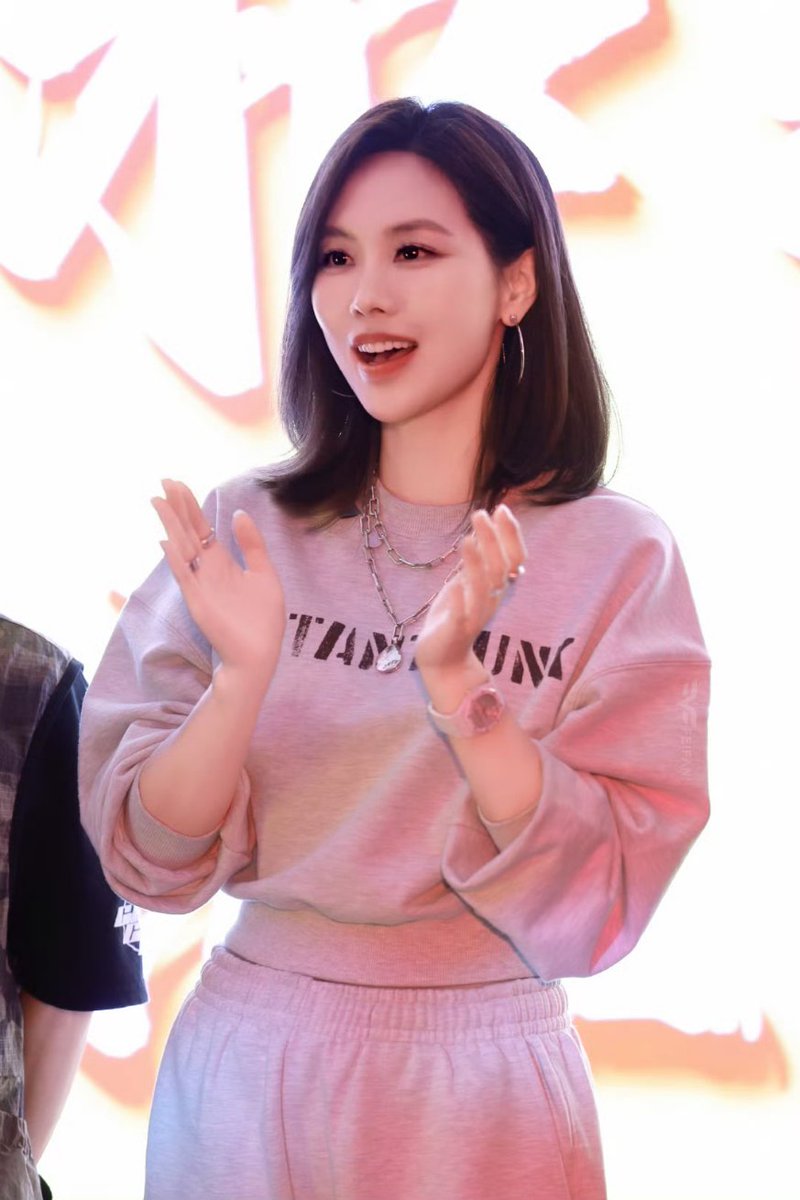 missAPeru's tweet photo. 【 PICS 】 250403  —  Fei en la Re-Proyección de la película "One &amp; Only". #WangFei #Fei #페이 #王霏霏

Más fotos, aquí: https://t.co/aIGBg3Hhf3

Cr. FeiFan霏凡 https://t.co/bOn0IrWUVI