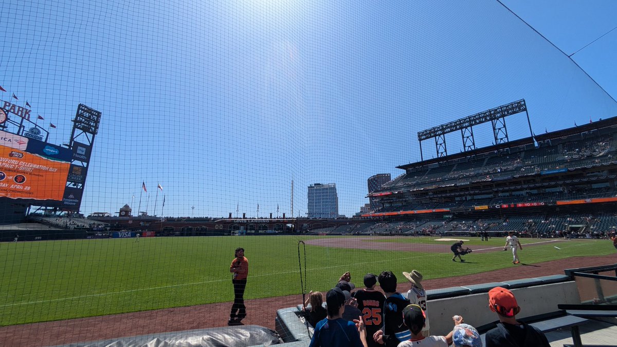 I_Am_Beej's tweet photo. @BenKaspick Love it. First game at Oracle, all the way from the UK 🇺🇸⚾🇬🇧 https://t.co/FwDsAgx0qg