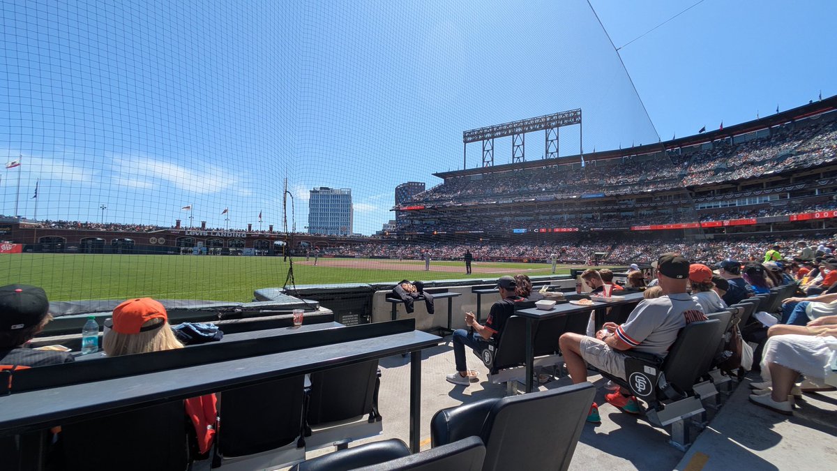 I_Am_Beej's tweet photo. @BenKaspick Love it. First game at Oracle, all the way from the UK 🇺🇸⚾🇬🇧 https://t.co/FwDsAgx0qg