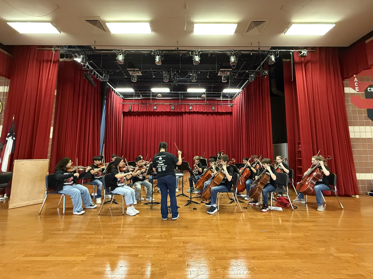 Space Center Orch (@scis_orch) on Twitter photo Tonight, Chamber performed at the second annual <a href="/SCIS_CCISD/">Space Center Int</a> International Night! We had a great time hearing the choir sing too, and visiting the booths/info tables! <a href="/CCISD_VPA/">CCISD VPA</a> <a href="/ClearCreekISD/">Clear Creek ISD</a> Tonight, Chamber performed at the second annual <a href="/SCIS_CCISD/">Space Center Int</a> International Night! We had a great time hearing the choir sing too, and visiting the booths/info tables! <a href="/CCISD_VPA/">CCISD VPA</a> <a href="/ClearCreekISD/">Clear Creek ISD</a>