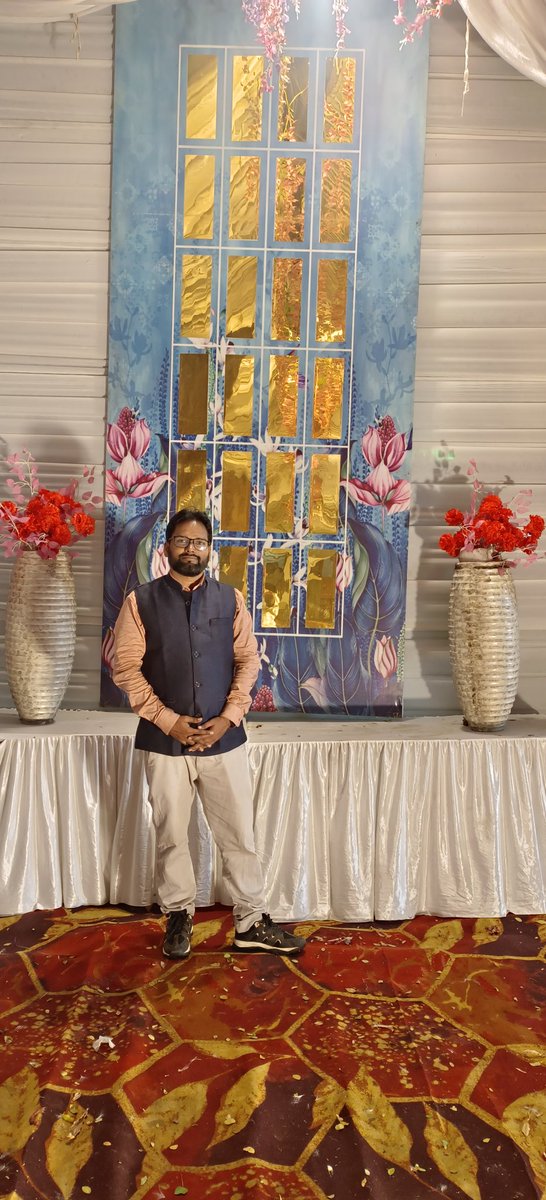 Param_best's tweet photo. रूपेश साहू भाई जी की शादी में शामिल हुए दोस्तों के साथ सोना वाटिका रायपुर में
#marriageceremony 
#paramwebinfo
#paramsir
#friendship
#raipurdiaries
#raipurcity
#chhattisgarh https://t.co/4pGh45Rq3M