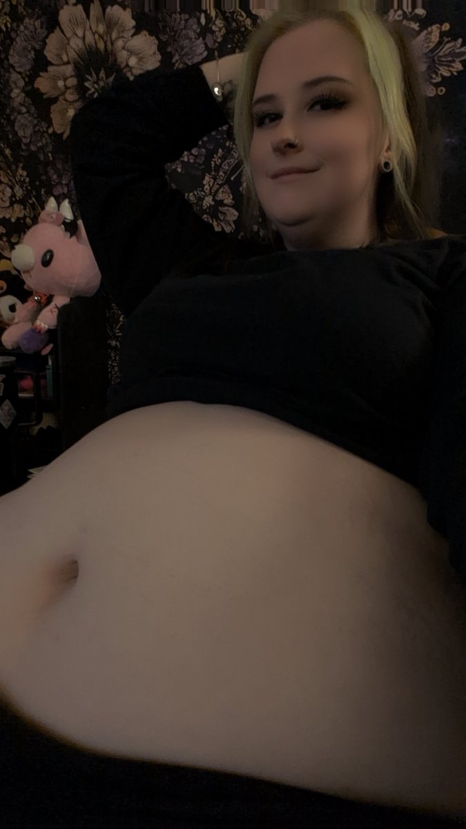 cupcake enjoyer 🖤 tweet media