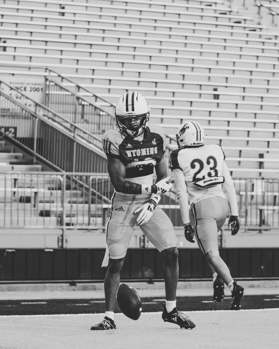 Wyoming Cowboy Football tweet media