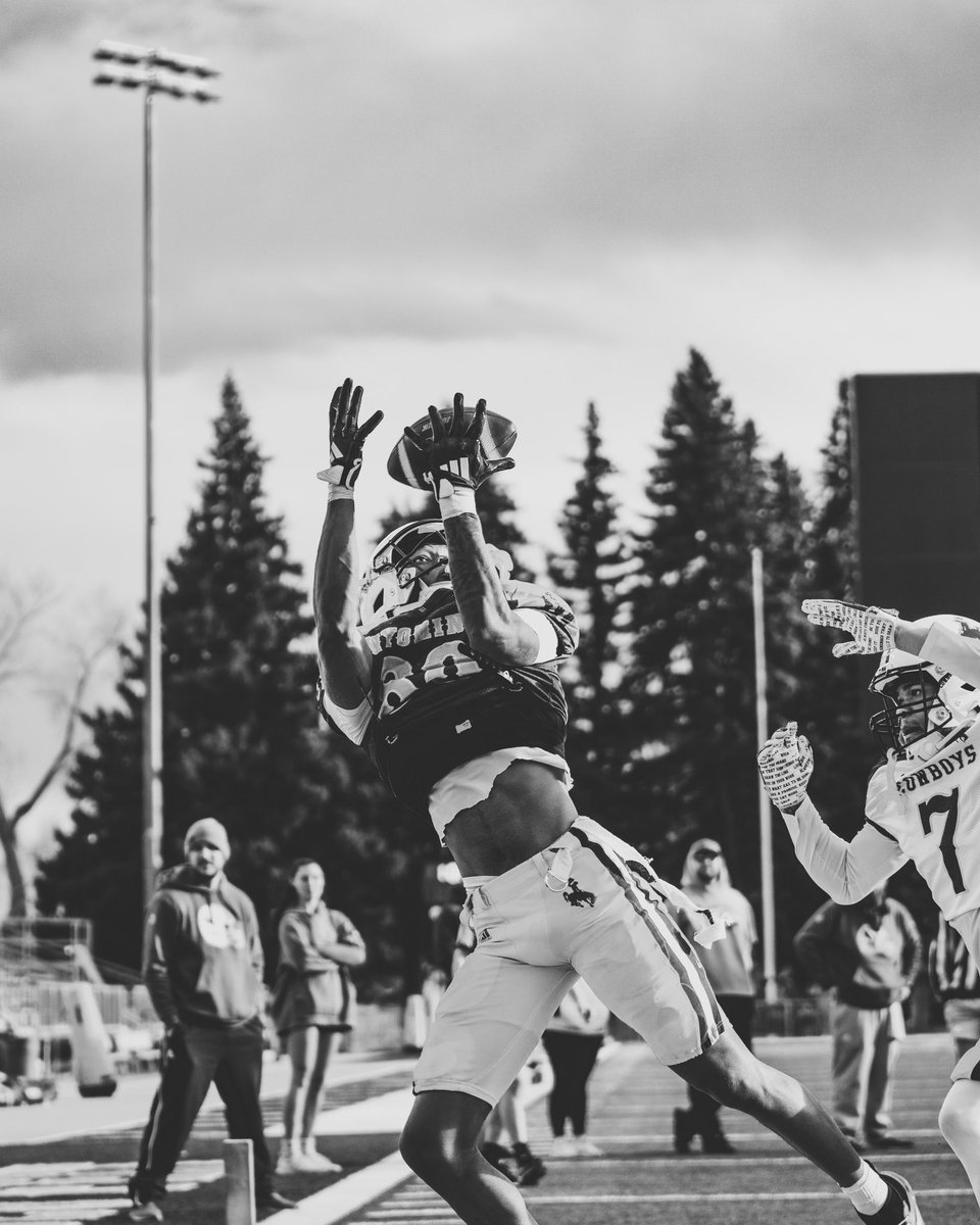Wyoming Cowboy Football tweet media