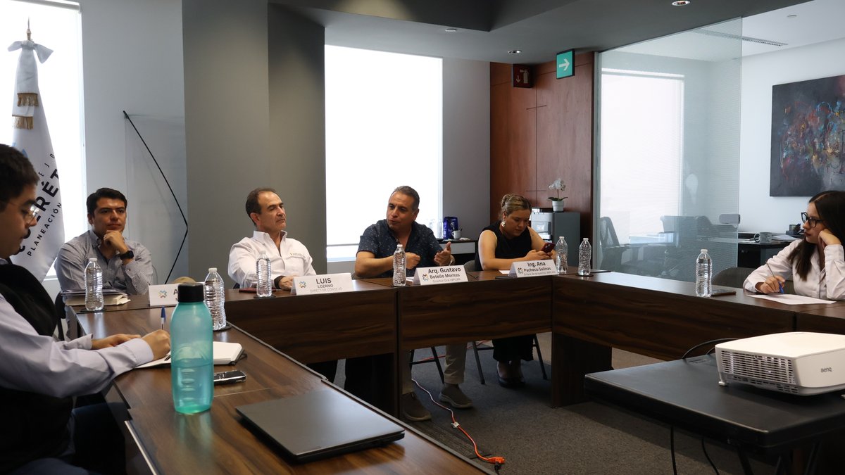 Enriquecedora y productiva la visita del <a href="/implanqro/">implan queretaro</a>  a las instalaciones del Consejo Querétaro, donde el Arq. Gustavo Botello Montes compartió grandes experiencias en materia de planeación, y se sentaron las bases para un trabajo conjunto en el futuro, pensando en el Querétaro