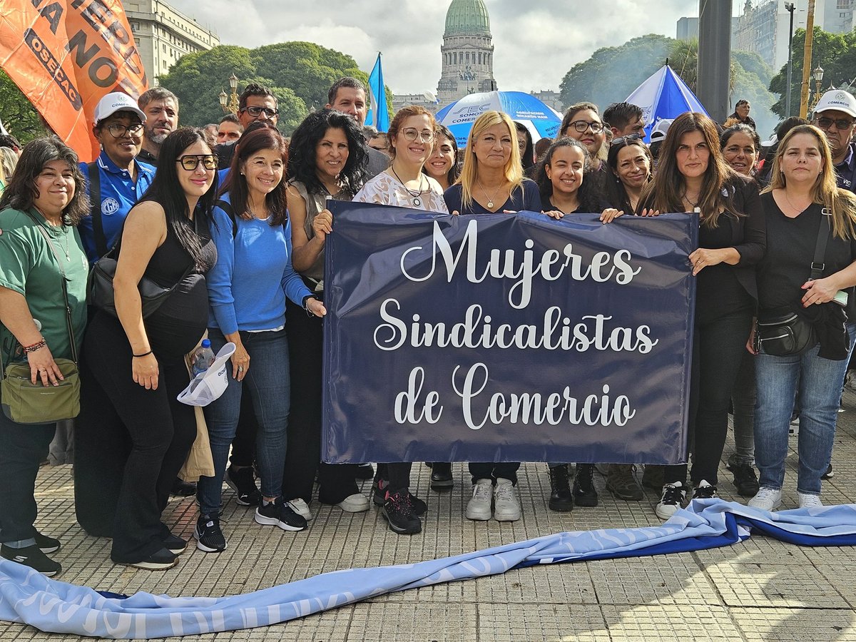 Este 9 de abril Comercio dijo presente en el Congreso.
Estamos donde tenemos que estar💪💪
<a href="/CarlosPerezSEC/">Carlos Pérez</a>