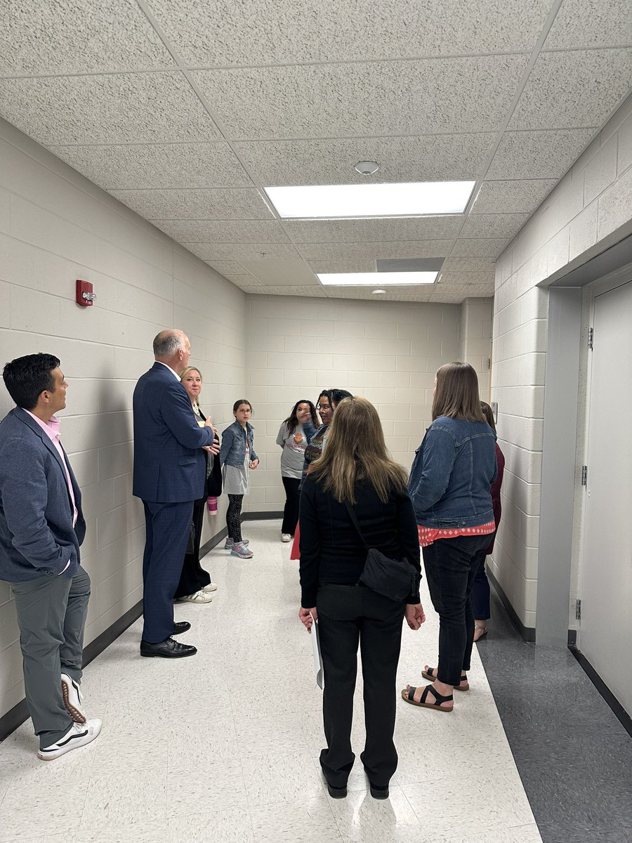 SHBison512's tweet photo. What a delight to share all about Shawanoe with SMEF this evening!
@theSMSD @theSMEF https://t.co/co5lJKZKMI