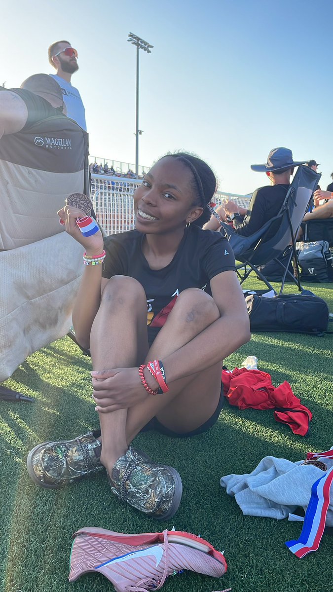 Del Valle Track and Field (@dv_hs_track) on Twitter photo Immediately after running the 4x200, our very own <a href="/TsB2026/">Ta’Naeja Bradshaw</a> qualified for Regionals in the 400m with a time of 59.14. Immediately after running the 4x200, our very own <a href="/TsB2026/">Ta’Naeja Bradshaw</a> qualified for Regionals in the 400m with a time of 59.14.