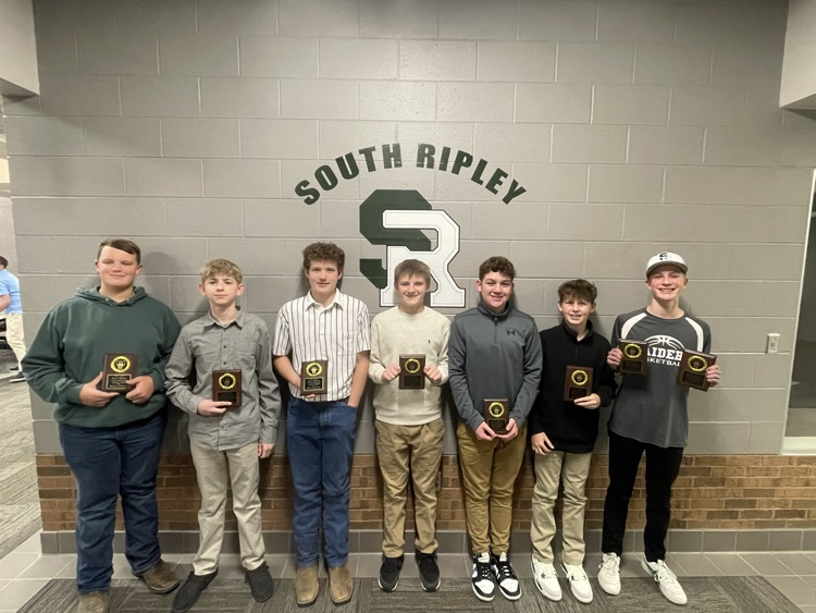The basketball program held their awards ceremony this evening. Congrats on an outstanding season and to the award winners!  Great job, Raiders!!