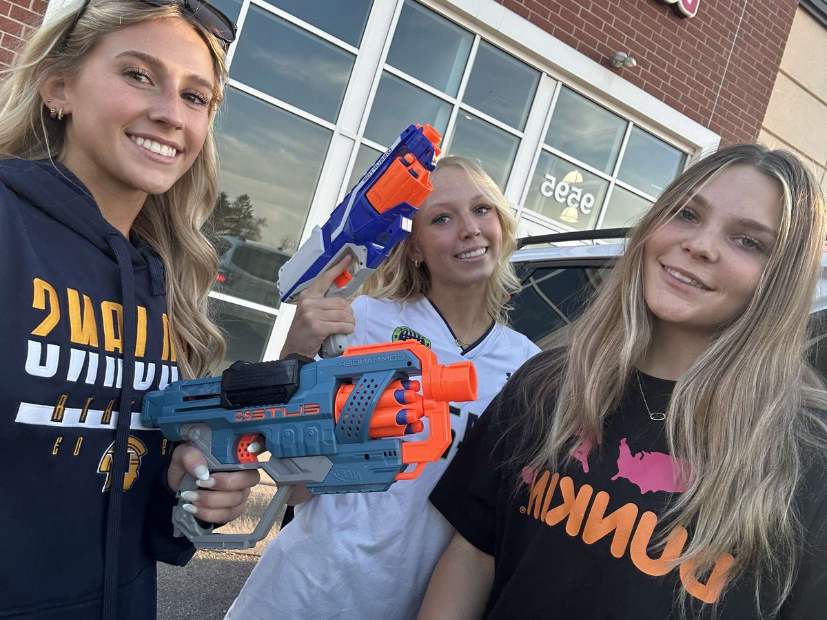 Thompso19Dayton's tweet photo. Dunkin must be bad luck... Hope you had a good shift!! #sassysnipedonceagain #4v2 @GroveAssassins https://t.co/392gZOPD1X