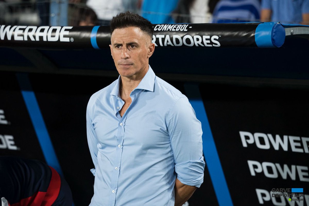 SomosNacional1's tweet photo. ¿Que te pareció el planteo de Pablo Peirano y como viste su debut en Nacional? https://t.co/YW9kNlvQJ3