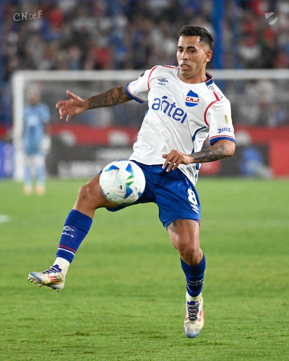 Contágiense un poco de él. En cada partido de Libertadores el grito que más se repite es BIEN OLIVAAAAAAA.

Fenómeno.