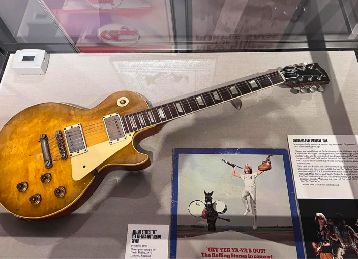 GuitarG71647302's tweet photo. Truth be told, I like the look of the guitar. 
I love the top and the single P-90 is cool.
However, I hate the price, and I'd like to know who at #Gibson thinks this looks like Mick Taylor's REAL 1958 Standard?! 
Bad branding. Call it something else. #GuitarGate https://t.co/GHNiXSoMOZ