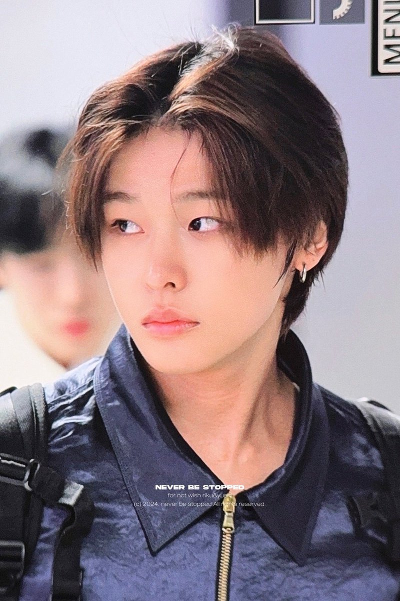 난 코인토스리꾸.. 진쯔개샛기인거 맞구, 나도그거알긴하는데  사랑에상처받으면 이남자가 어디까지맘을닫을수잇는지 살짝엿본기분이라 ㅈㅉ 심란햇꼬 나도 방금우려낸 따뜻한로즈마리티랑  초코케이크주고싶은맘뿐이엇꼬