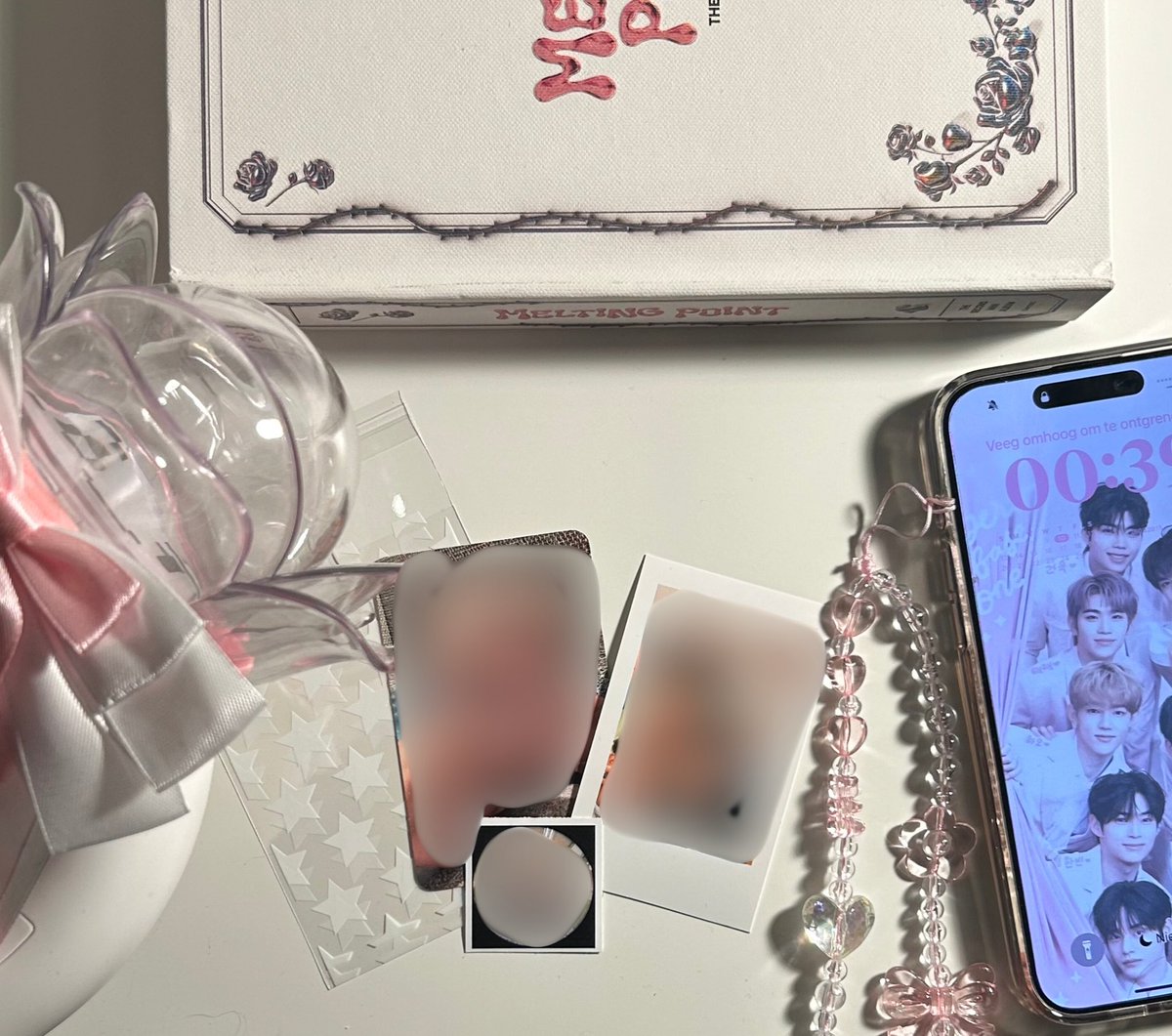 2025 ZEROBASEONE FAN-CON [BLUE MANSION] 제로베이스원 제베원 팬콘 첫콘중콘막콘나눔!  

♡ 날짜: 첫콘 (4-18), 중콘 (4-19), 막콘(4-20) 

♡ 물품: 스티커 1장 + 포카 2개 , 멤버별 랜덤
♡ 수량: 하루에36개

인증: RT + LIKE  

♡ 장소, 시간: 당일 공지

! 저는 한국어를 할 줄 모릅니다 ㅠㅠ