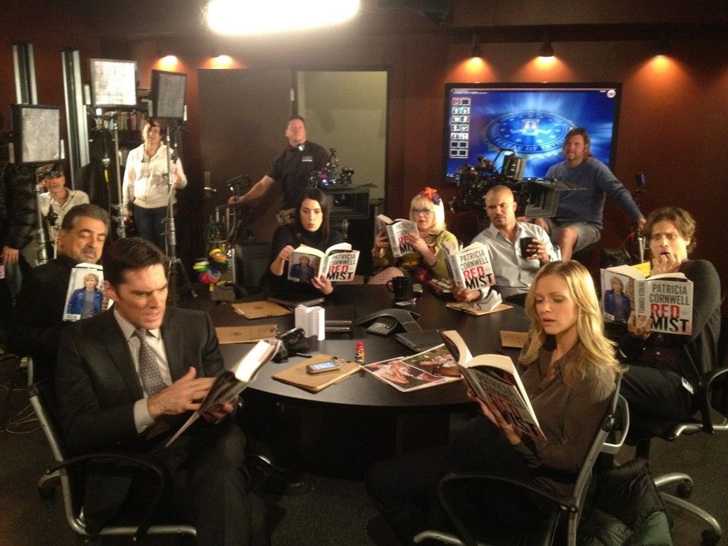 AaronHUnit's tweet photo. Home isn’t always a place. Sometimes it’s 3am, a cold office, and people who would take a bullet for you. https://t.co/ZhtSZZesFS