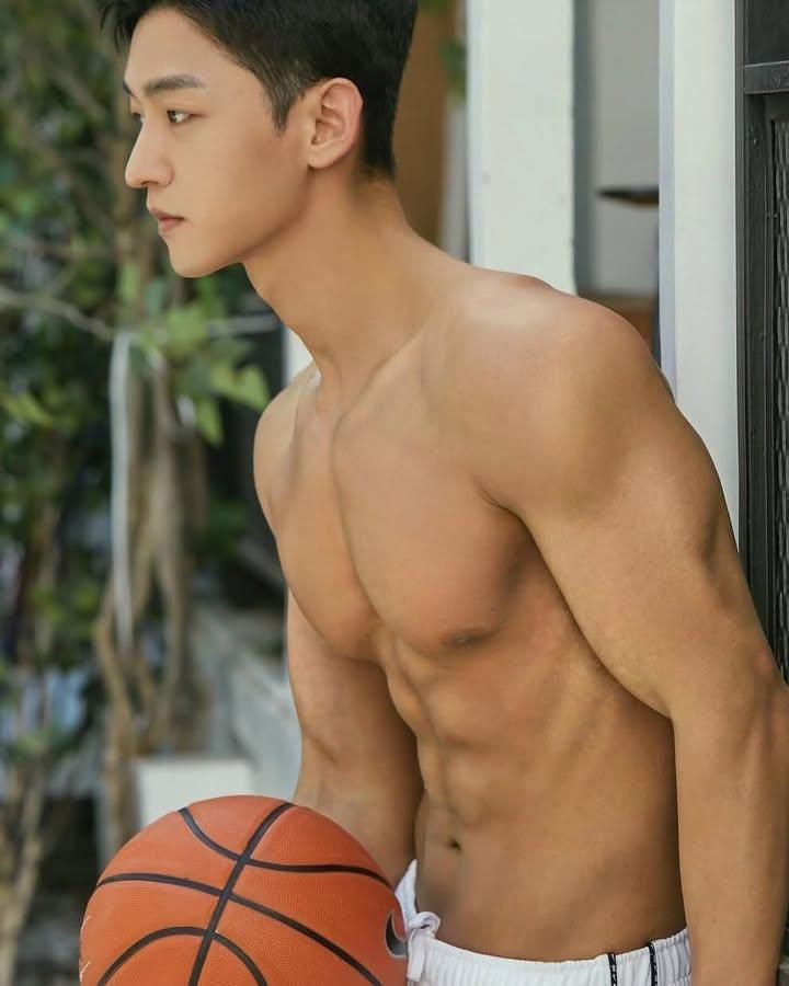 TheSensualHyung's tweet photo. Cutie athlete. https://t.co/PQVZncyg1Q