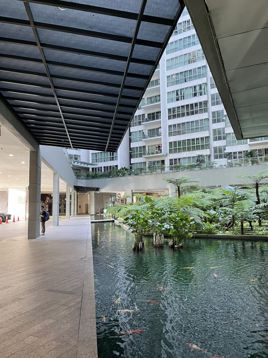 Untuk propertinya ada di airbnb, search aja regalia residence. Kalo bisa booking jauh2 hari karna sering full