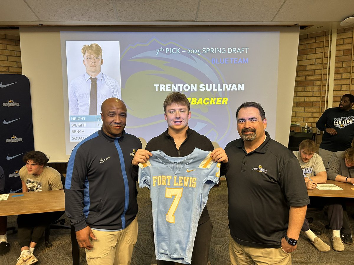 With the 7th pick, Blue Team selects LB Trenton Sullivan