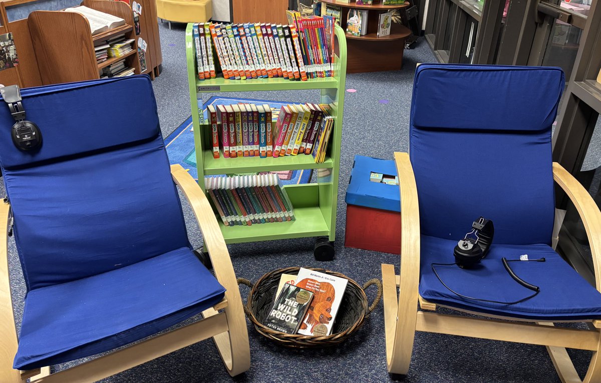 Thank you Lindsey PTA for these chairs and the book shelf for our reading area.  Thank you also for the new books!! Lone Stars are excited about them! 
⭐️❤️📚<a href="/LindseyElem/">Lindsey  Elementary</a>