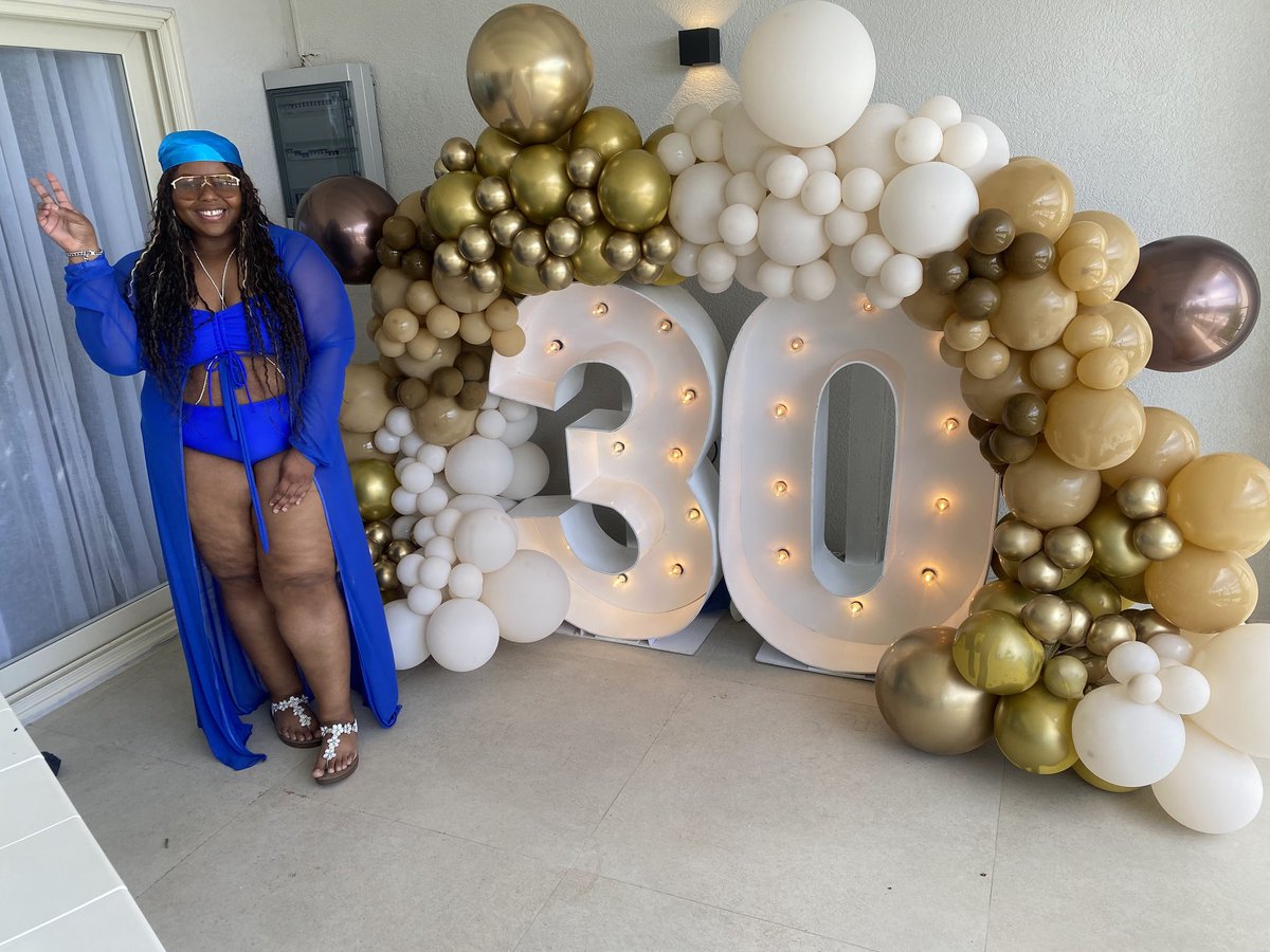 nsebee's tweet photo. Still reminiscing about Aruba 🥰 best birthday ever 💓 https://t.co/0ggSOVqWcH