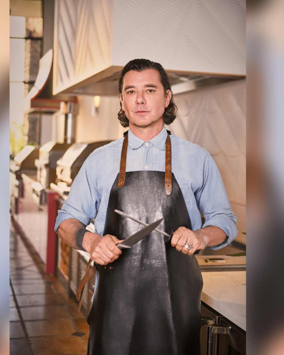 On “Dinner With Gavin Rossdale,” the Bush frontman invites guests such as Serena Williams, Tom Jones, and Brooke Shields into his home for a meal and a chat✨️The new show makes you feel like a fly on the wall at an intimate dinner between friends🍴

orangecoast.com/feature/inside…