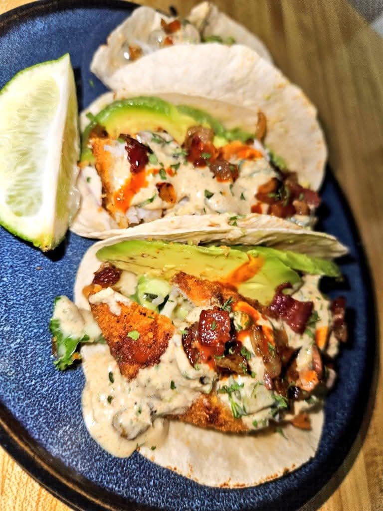 SaekkoKira666's tweet photo. @ChrissFRFR Is that ketchup bluhd? Nah. See I ain't een meskin &amp; this how my "black tacos" look🤣😂 https://t.co/3ci8OTFl19