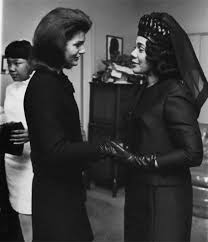 TammiMinoski's tweet photo. #OTD 1968: President John Kennedy's widow, Jacqueline Kennedy, attended #MLK's funeral and shared a private moment with #CorettaScottKing. The two women had a bond that few others could fathom. #RememberingMLK #CivilRights https://t.co/cFO7spoJS2