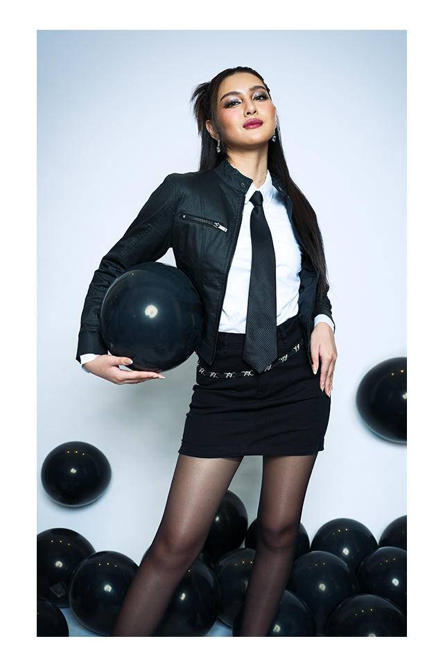 𝗖𝗿𝗲𝗮𝘁𝗶𝗻𝗴 𝘀𝘁𝗮𝘁𝗲𝗺𝗲𝗻𝘁 𝗹𝗼𝗼𝗸𝘀 𝘄𝗶𝘁𝗵 𝗯𝗮𝘀𝗶𝗰 𝗽𝗶𝗲𝗰𝗲𝘀? 𝗧𝗵𝗮𝘁'𝘀 𝗯𝗮𝘀𝗶𝗰
Enhance your entire outfit through styling and by showcasing your confidence!