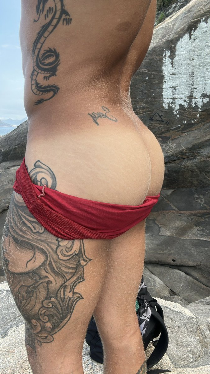 _leofb's tweet photo. Bunda branca 🍑 https://t.co/FOT77HZEbZ