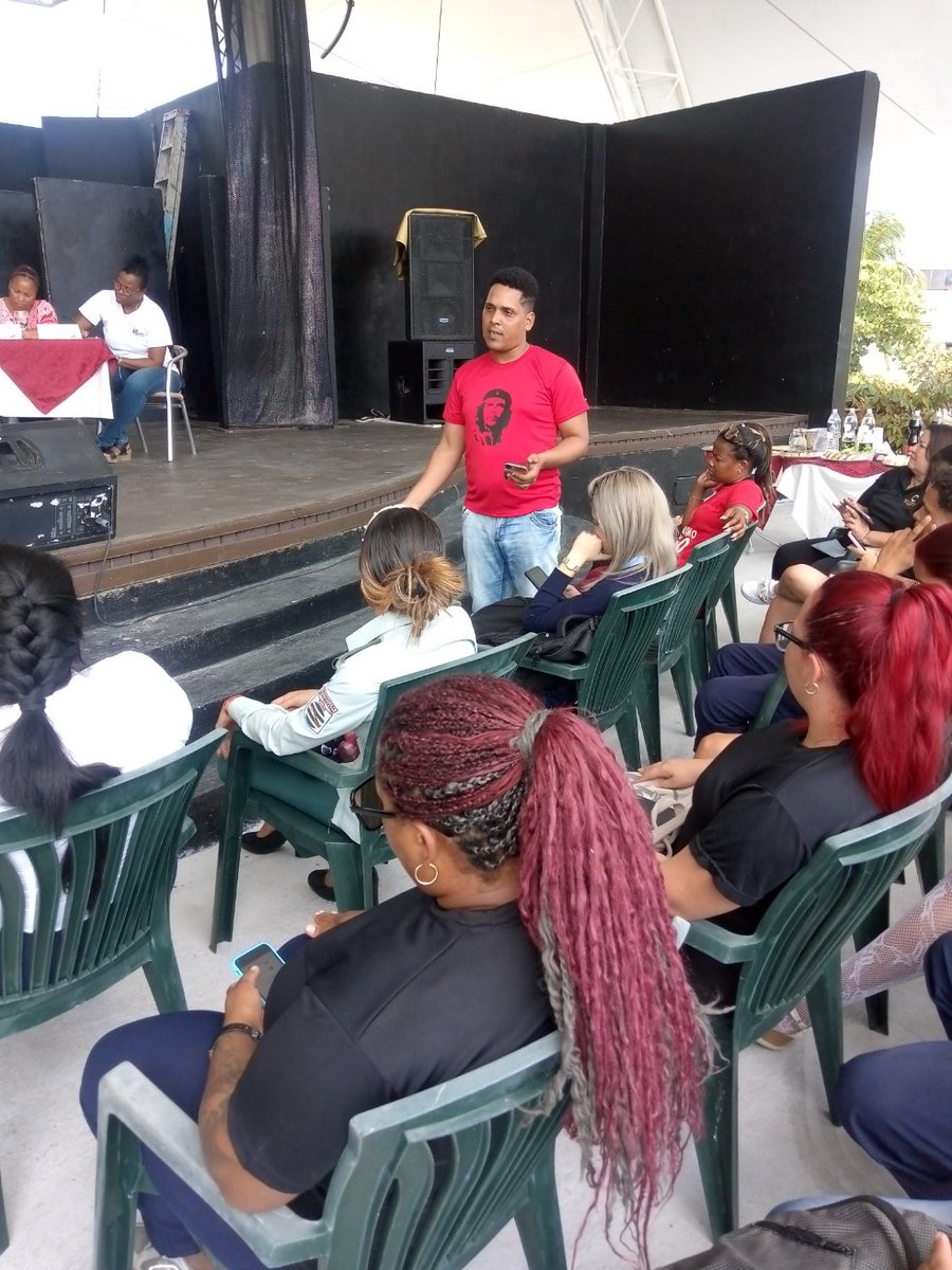 UJCdeCuba's tweet photo. Se desarrolló en la tarde de hoy el activo juvenil del sector del turismo en Cayo Largo del Sur, espacio de amplio debate y exposición de experiencias sobre la labor que allí se realiza y sobre qué más se puede hacer por nuestros jóvenes.
#Cuba 
#SiempreJoven
@MeyvisEstevezE https://t.co/QELLIxaek0