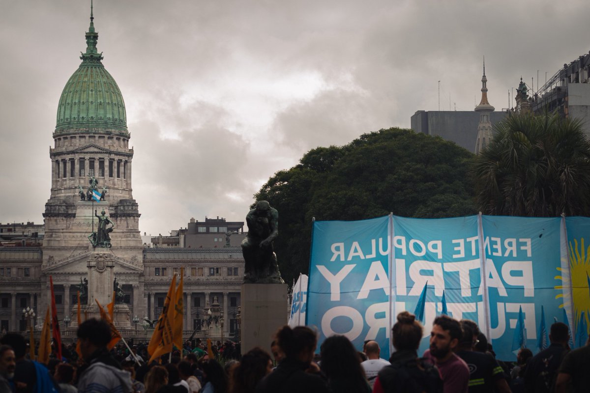 PatriayFuturoAR's tweet photo. Movilizamos por el salario, por los jubilados y por la dignidad de nuestro pueblo. https://t.co/MCZz9aHOZl