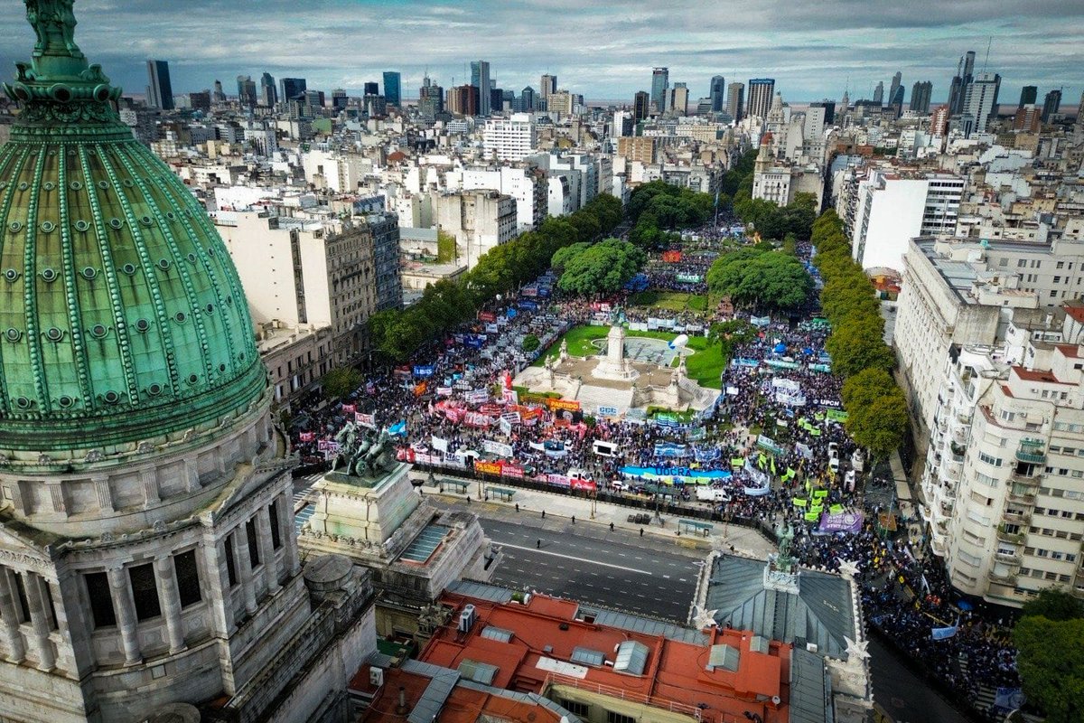 PatriayFuturoAR's tweet photo. Movilizamos por el salario, por los jubilados y por la dignidad de nuestro pueblo. https://t.co/MCZz9aHOZl