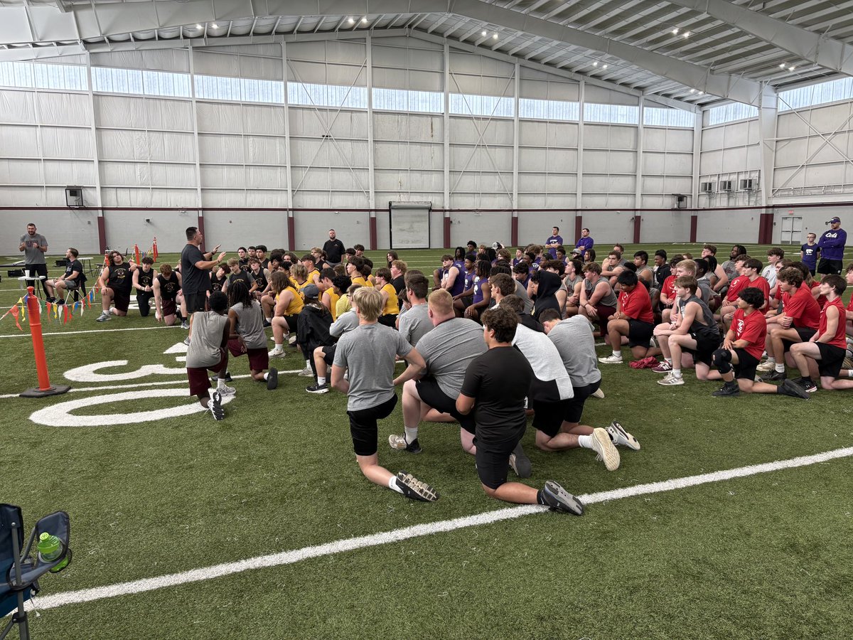 coachofpdc's tweet photo. Hosted our annual Weight Meet today, several guys on all teams set a new PR on Bench &amp; Power Clean! Thanks to El Dorado, Lake Hamilton, Harmony Grove, Bauxite, Fountain Lake, Hazen, &amp; Clinton for coming today! We all got better today! #Benton💪🏼 @BentonTDClub @bentonschools https://t.co/NRHSh0auIq