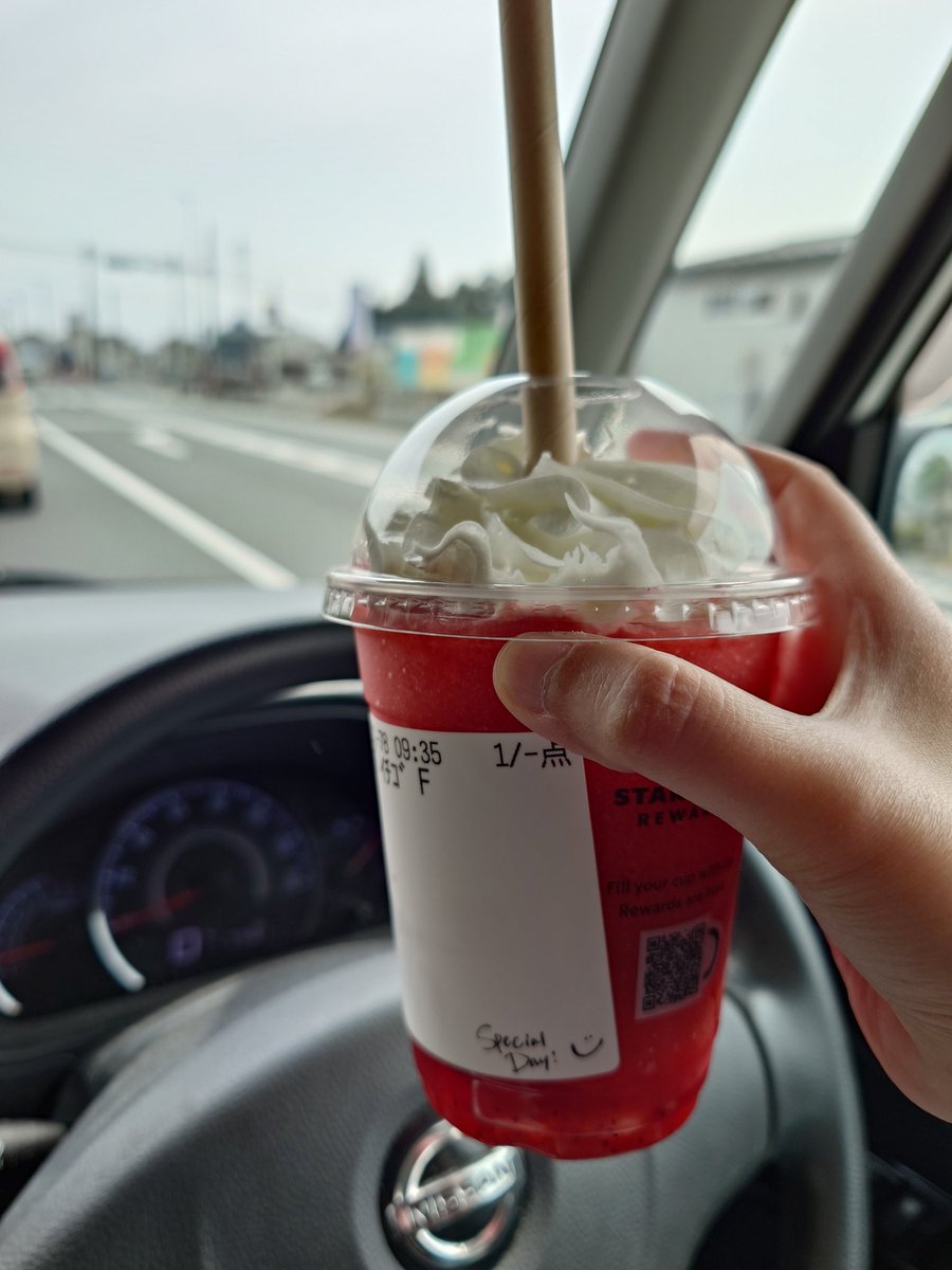 wjadmm's tweet photo. ベイビーが保育園に行ってる間フラペチーノで一服🍹🍓 https://t.co/NyZ2m7VLxS
