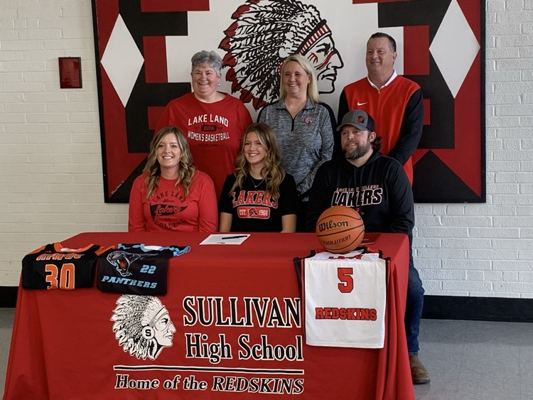 RedskinsAD's tweet photo. A huge shoutout to Emily Miller, who will be continuing her basketball career at Lake Land College next year!

Congratulations Emily! https://t.co/IdX3SbQNdr