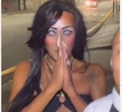 thullyzx's tweet photo. Eu dps de ver o vídeo do mc ph 
Tô em pânico aqui https://t.co/HfE3ao8vom