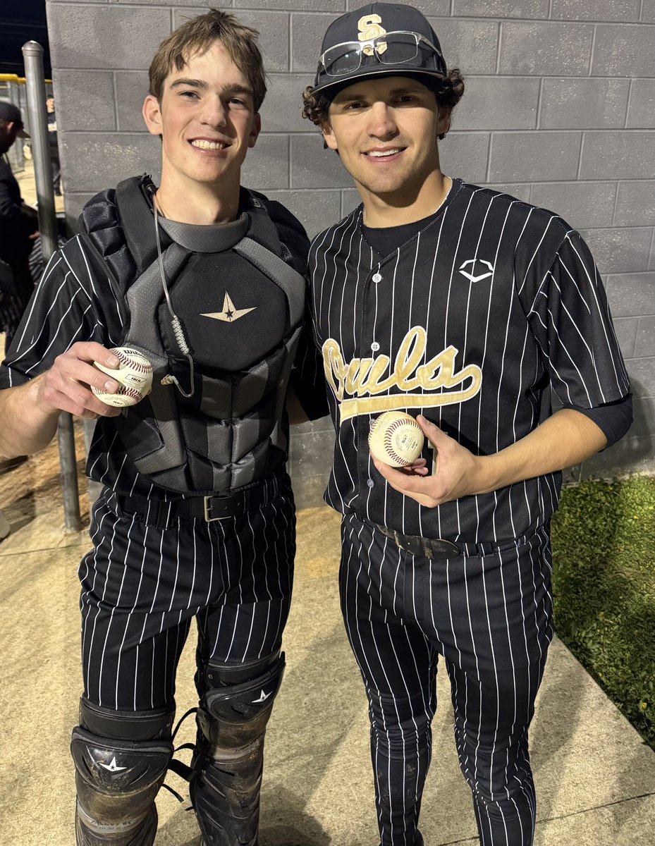 Knights Sills (@knightssills) on Twitter photo The ๐ฃsquad was out in Smith County tonite - our guys @MaxLong25 and <a href="/RileyMartin2027/">Riley Martin</a> both went yard.
@MaxLong25 2-3, RBI, RS
<a href="/RileyMartin2027/">Riley Martin</a> 2-4, 3RBI, RS
And <a href="/RileyMartin2027/">Riley Martin</a> also took care of the bump:
4.1 IP 1H 0ER 10K
Always proud of these guys! #RepTheK The ๐ฃsquad was out in Smith County tonite - our guys @MaxLong25 and <a href="/RileyMartin2027/">Riley Martin</a> both went yard.
@MaxLong25 2-3, RBI, RS
<a href="/RileyMartin2027/">Riley Martin</a> 2-4, 3RBI, RS
And <a href="/RileyMartin2027/">Riley Martin</a> also took care of the bump:
4.1 IP 1H 0ER 10K
Always proud of these guys! #RepTheK