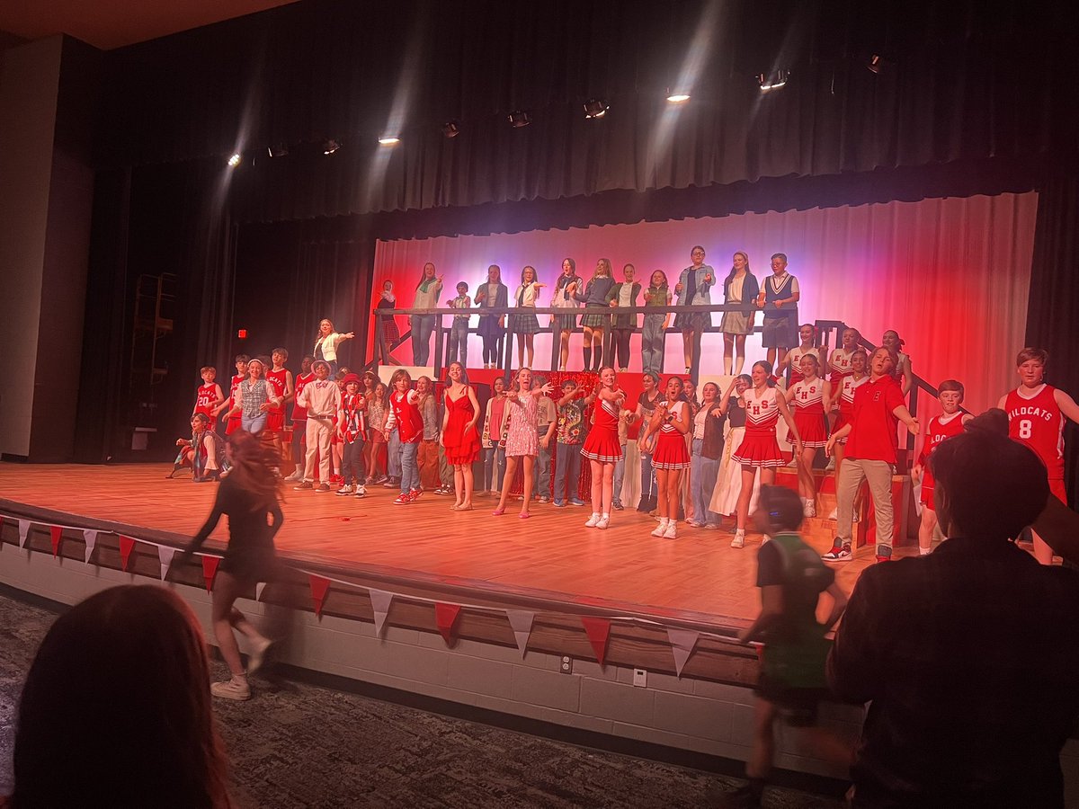 wcsBHSnp's tweet photo. Congratulations to @wcsBMS cast and crew of “High School Musical”! It was a fantastic performance. BHS choir and theatre students were so happy to be invited! Bravo! https://t.co/L8Rrm59wr3