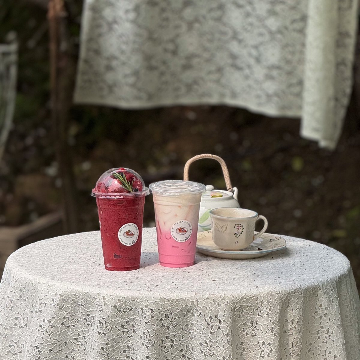 คาเฟ่กลางสวนกล้วยไม้
Vibes สวยดีต่อใจ #นครปฐม 🍰🌼🍃

📍 Botanica house
🧭 เวลาเปิด-ปิด : 09.00-17.30 น.

<a href="/aroii/">@aroii บอกต่อ</a> <a href="/Review_Thailand/">รีวิวไทยเเลนด์</a>