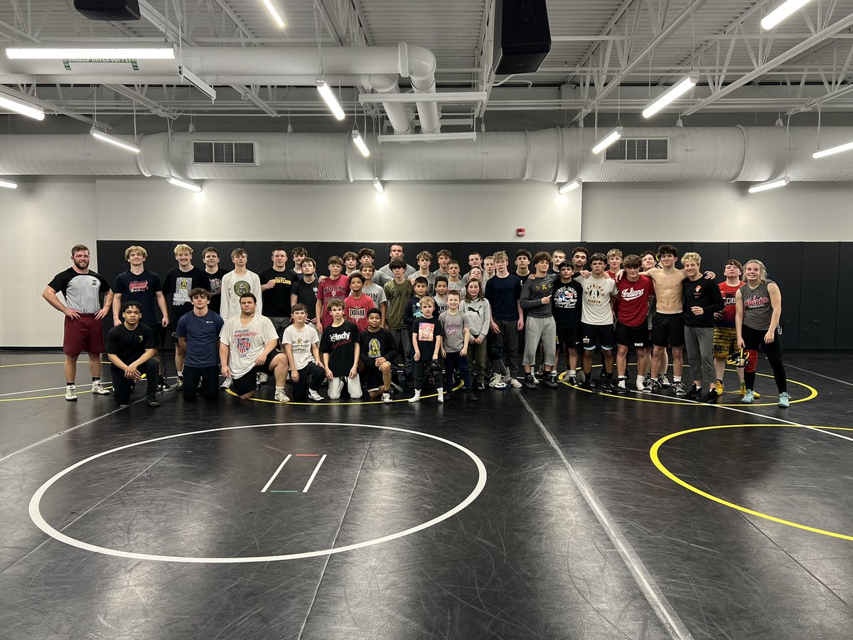 Avon_Wrestling's tweet photo. 50+ in the room tonight at the Avon RTC! 2x D2 National Champ Derek Blubaugh from @UIndyWrestling ran a great practice. We drilled, focused on Olympic style technique, and wrestled some live go’s!

Avon RTC runs on Wednesday from 6:00-7:30pm. We’ll see you next week! @iswausaw https://t.co/bEvdET8KxN