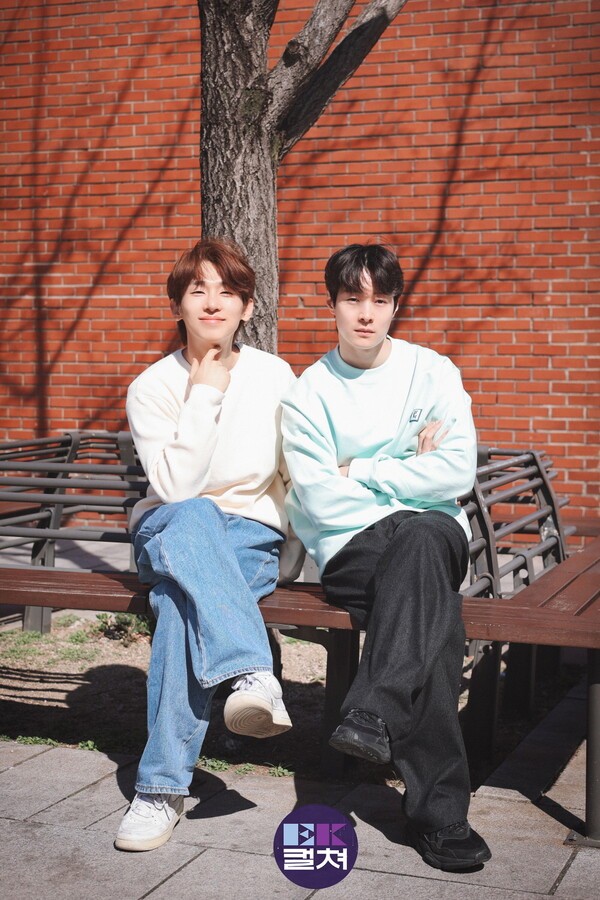 jaehwan_archive's tweet photo. [250410] 에너지코리아뉴스 기사 
#정재환 배우님 인터뷰

기사원글
[인터뷰②] 뮤지컬 ‘모리스’ 정재환·김기택 “우린 모두 똑같은 사람…용기 내 마음 속 문 열길!”

https://t.co/9pHnQCnFeQ https://t.co/7V5gJL33xs