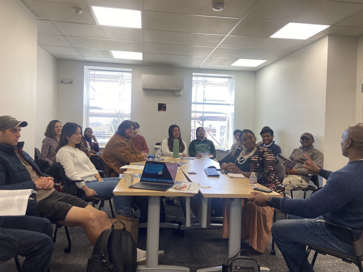 BUILDBaltimore's tweet photo. Wonderful time with @camatus’s Introduction to Civic Life class at @SNFAgora @JohnsHopkins. We spent some time talking about organizing and power before going on a tour with Re-Build Johnston Square to see what community-led development without displacement can make possible. https://t.co/3uqRHmwEnJ