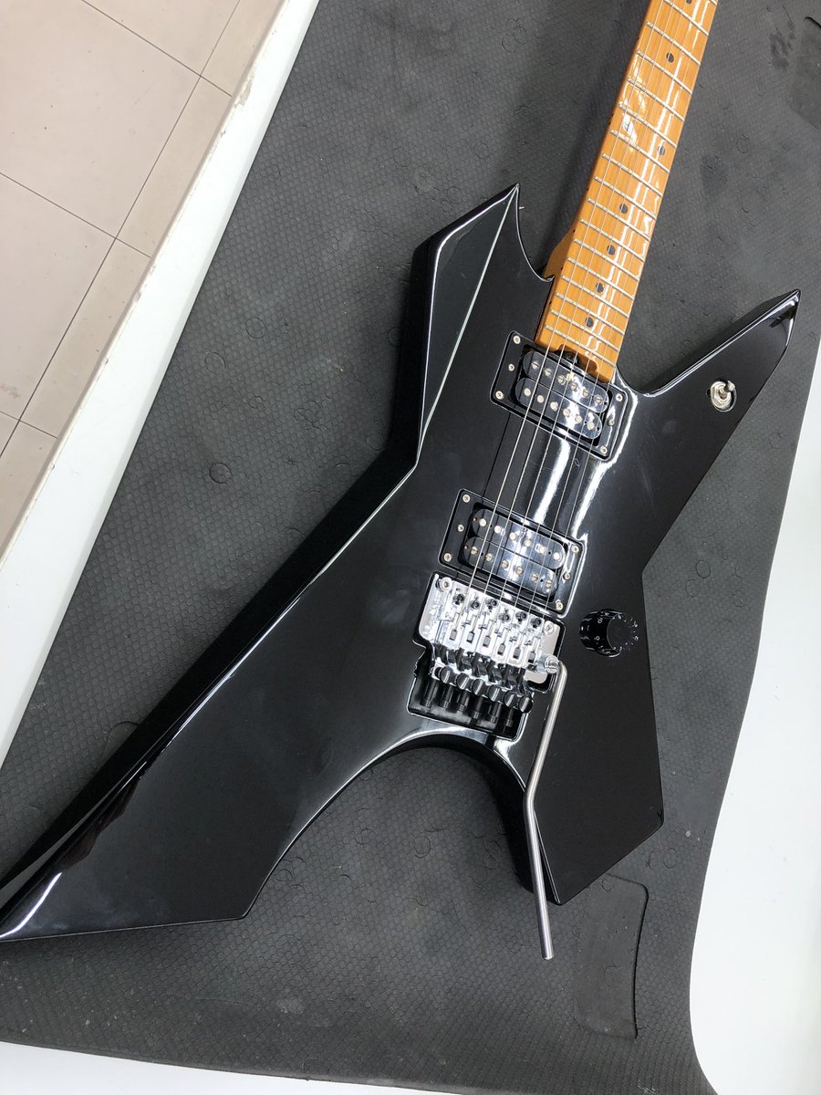 HARD_HIROSAKI's tweet image. みなさまおはようございます！☀️

本日はこちらから！
グロスのブラックがクールなエクスプローダー‼︎🐦‍⬛

ばっちりクリーニング・調整してから出撃です‼︎🔥
ぜひチェックしに来てくださ〜い‼︎👀

#ハードオフ弘前店
#Killer #Exploder
#相変わらず刺さりそうですﾈ