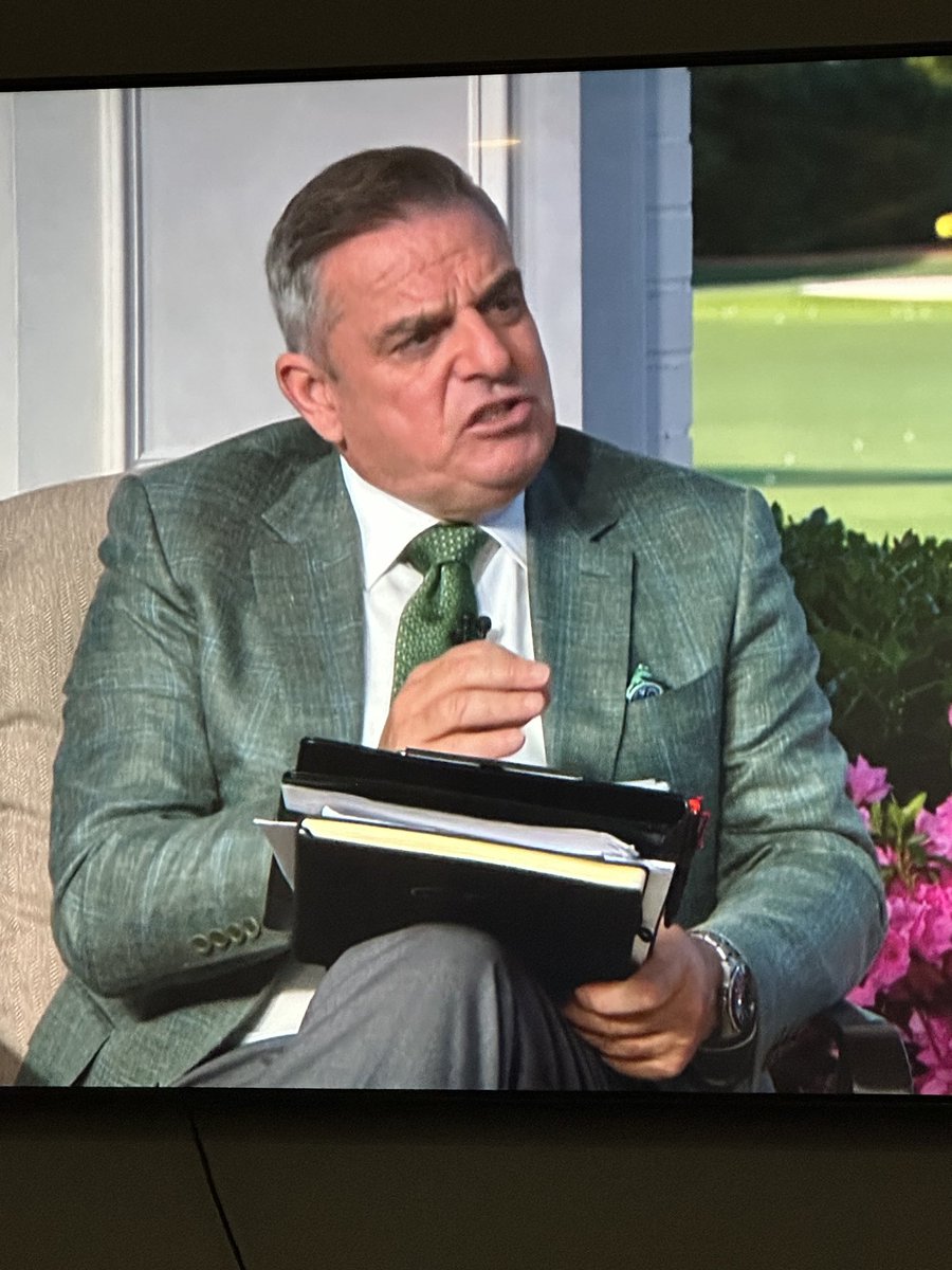 joedon65's tweet photo. When a hobbit shopped the Lane Bryant sale on blazers with shoulder pads… https://t.co/wwaS6tMj4v