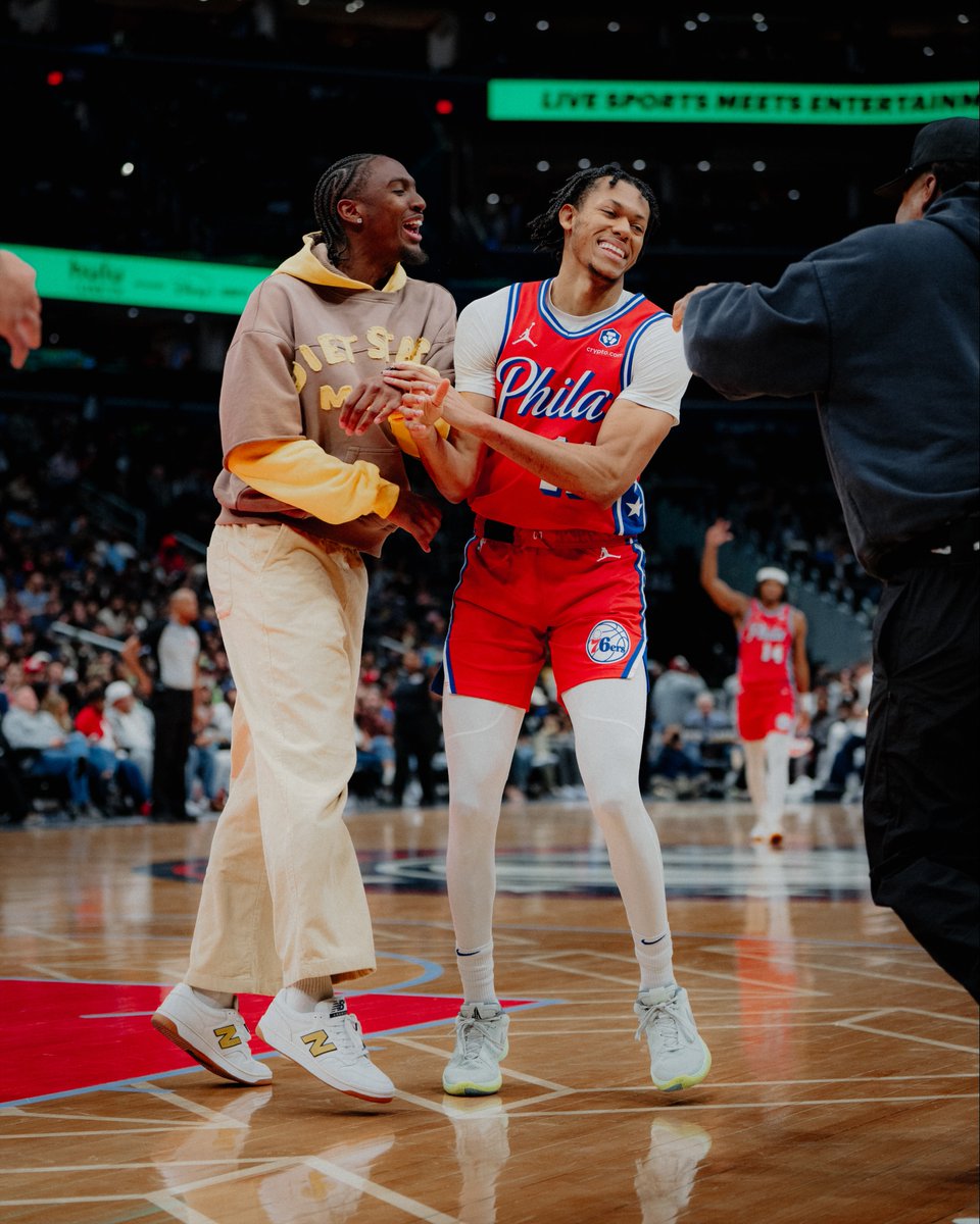 sixers's tweet image. W! 

@TyreseMaxey 🤝 @JeffD_11