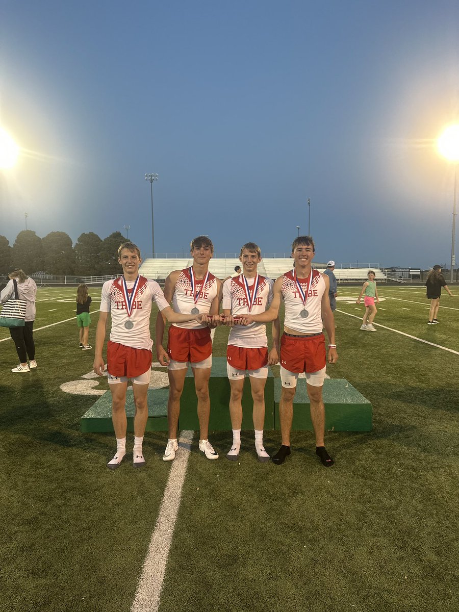 jimned_xctf's tweet photo. Congratulations to the 4X400 relay team of B. Lawson, Co. Carlisle, Cl. Carlisle, and G. Brooks on qualifying for the regional meet and setting a new school record with a time of 3:24.84! https://t.co/Suiv7lKPD1