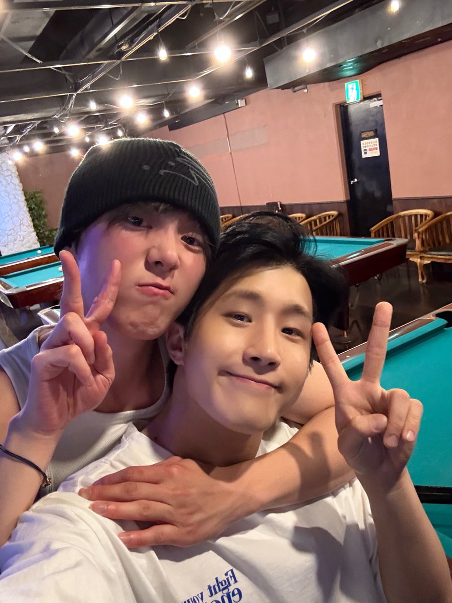 offclASTRO tweet picture