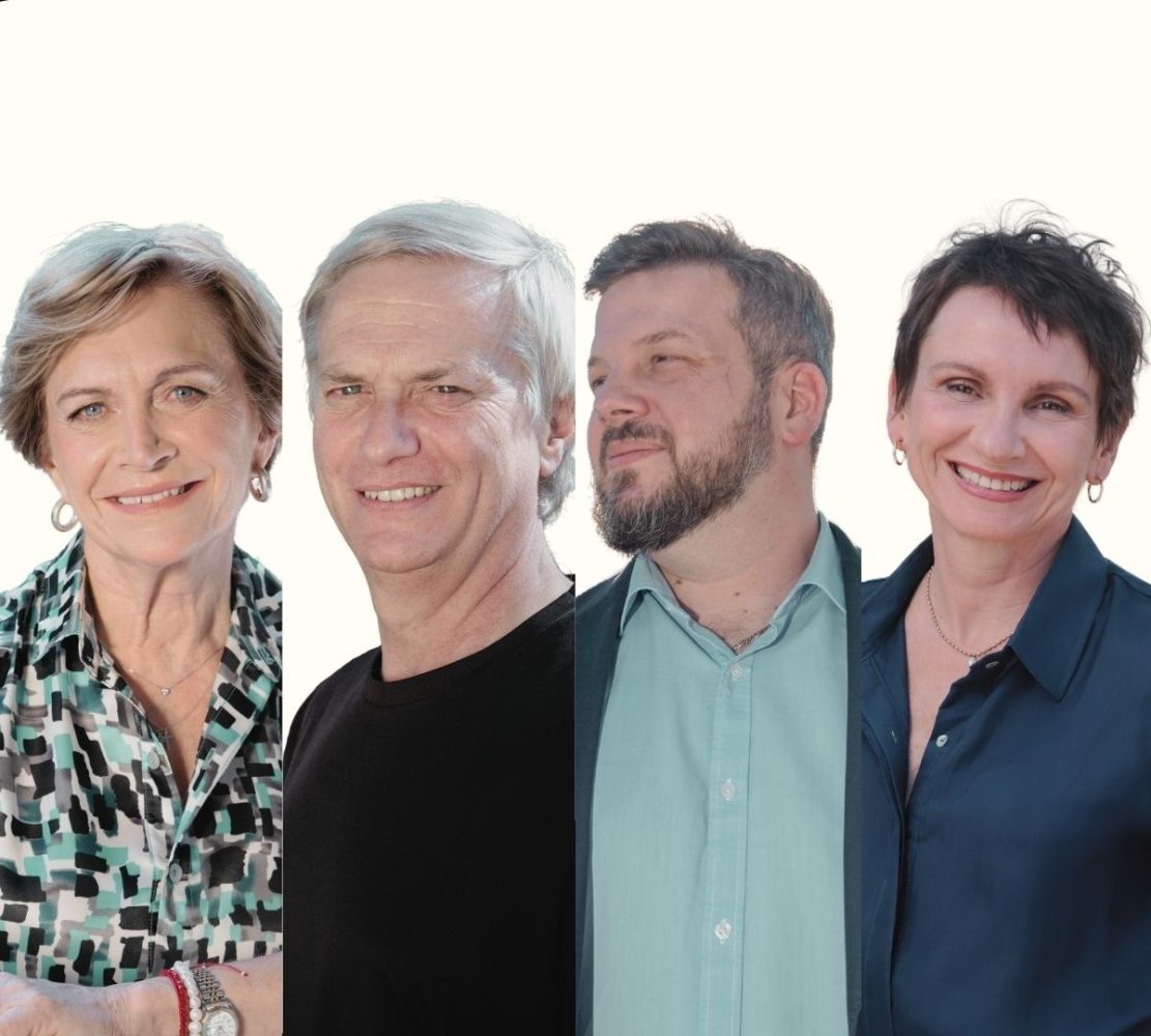 EncuestasChil10's tweet photo. 🚨🔥 De estos 4 que aparecen en la foto, a quién votarías para Presidente/a de Chile?

Responde en los comentarios. https://t.co/jM4TeUZBqB